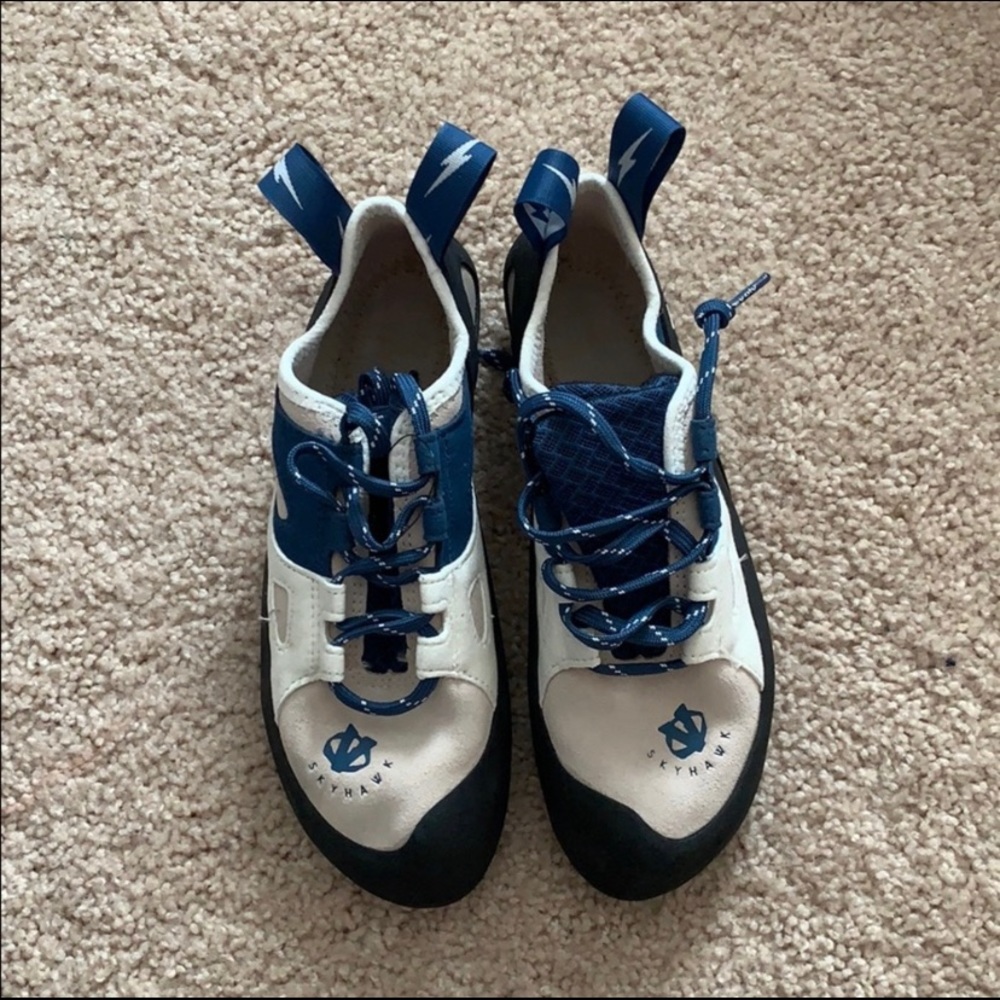 Evolv Skyhawks Climbing Shoes- never been worn!